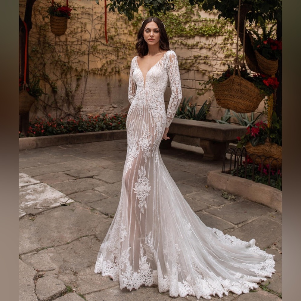 ❌ SOLD ❌ Pronovias Methone Wedding Gown